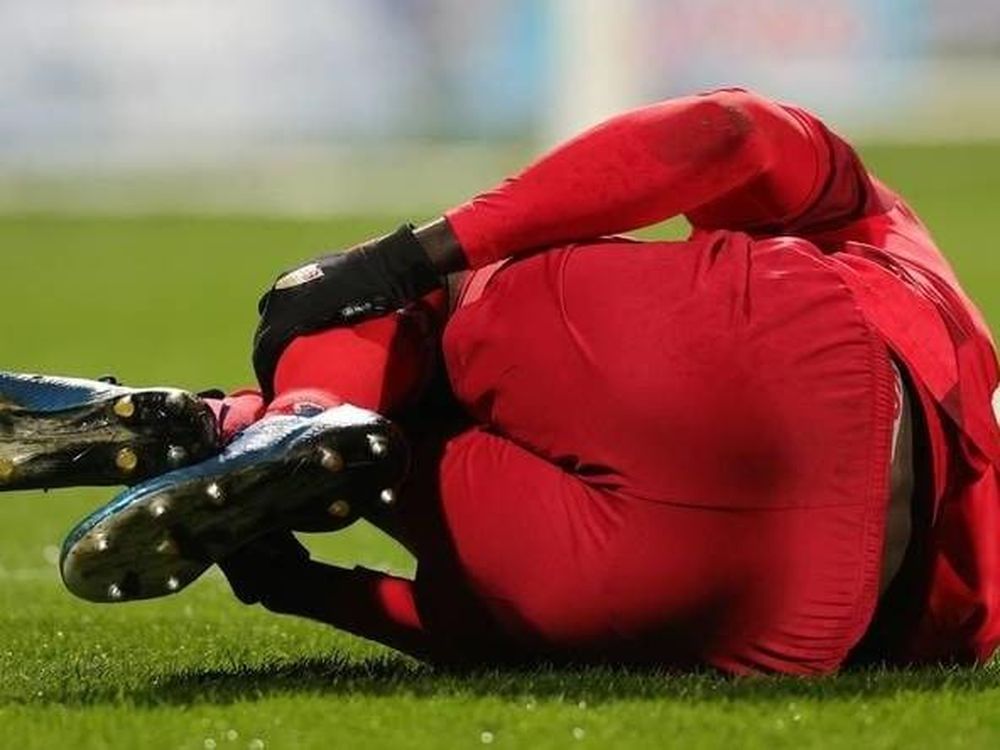 Cinco años de sanción a un futbolista por morderle el pene a un rival