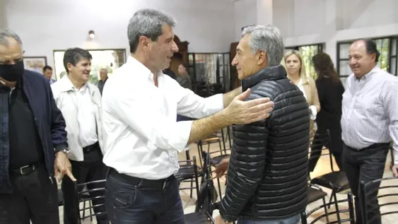 Referentes y funcionarios de los distintos partidos sanjuaninos se reunieron en el retiro