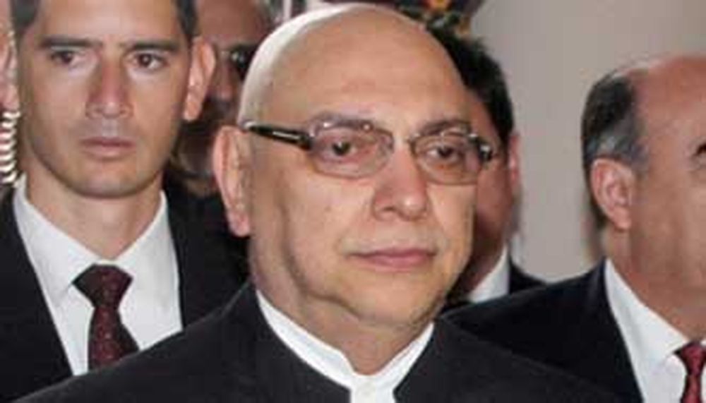 Fernando Lugo fue internado en Brasil de urgencia