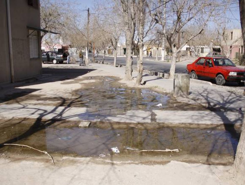 Otro barrio con pozos colapsados