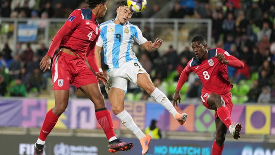 Alejo Sarco, gran figura del encuentro.