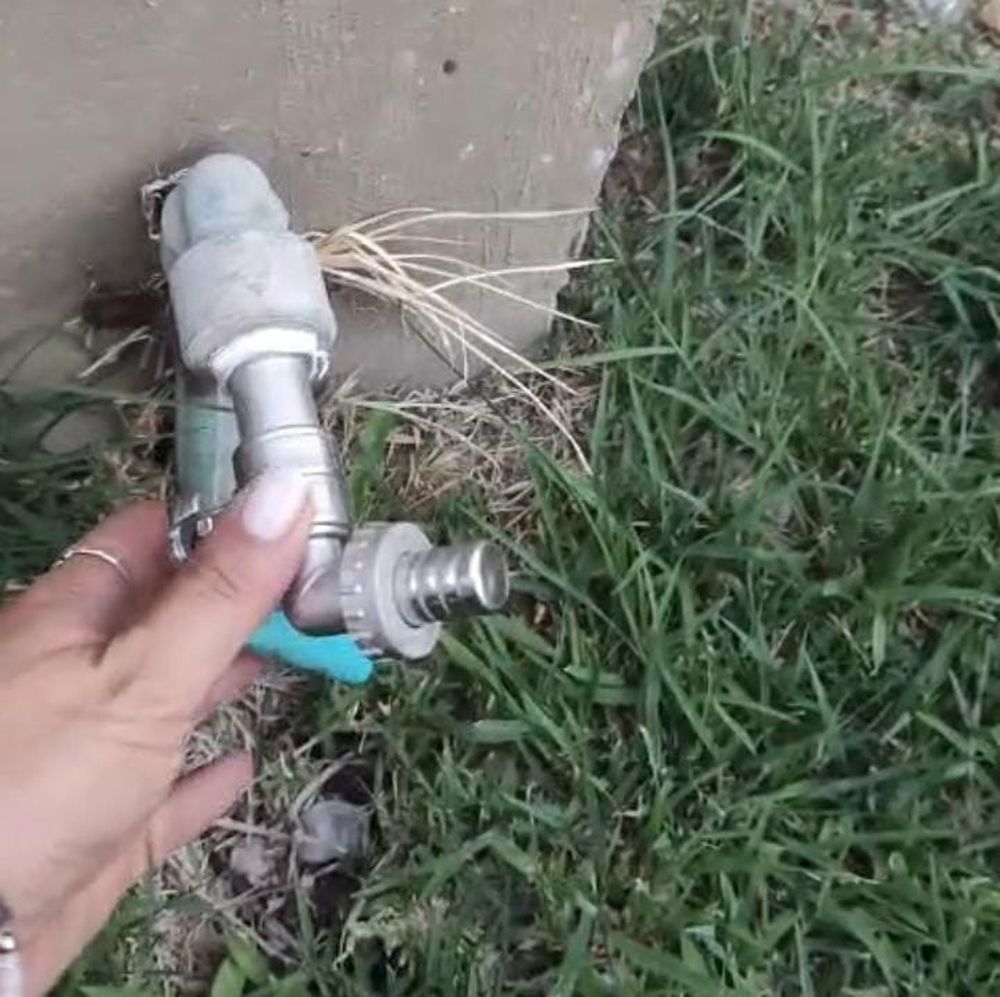 Unas 110 familias de Pocito reclaman que no tienen agua: “Juntamos de cualquier lado y ya no nos alcanza para comprar agua mineral”