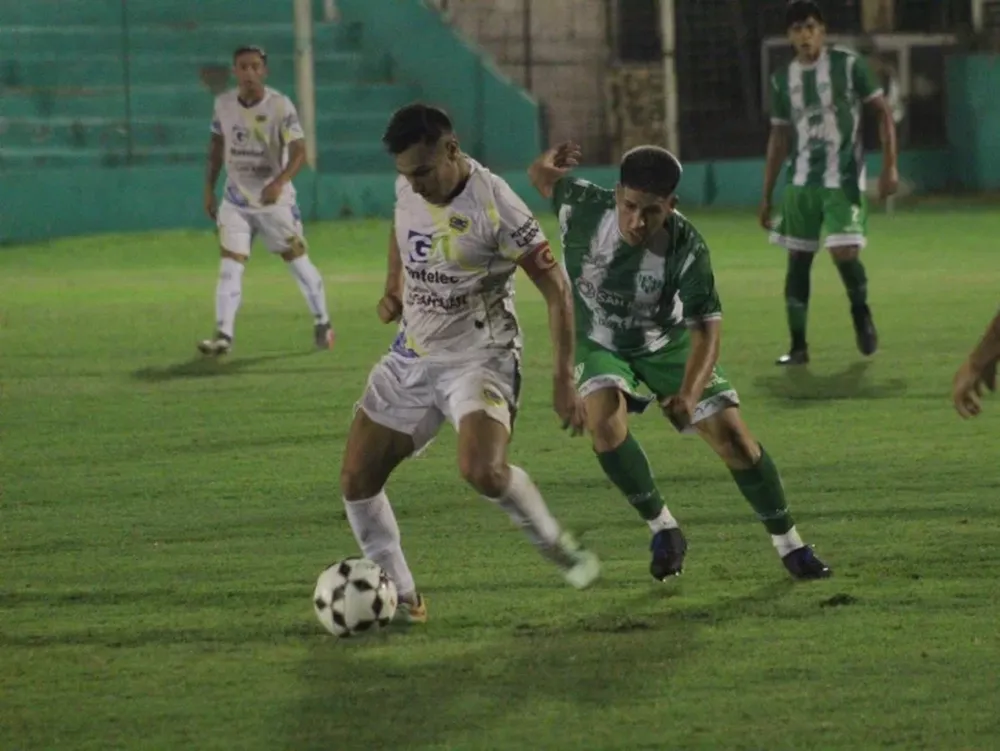 Desamparados pudo empatar ante Colón un partido que perdía 2-0 y ahora comparte la punta
