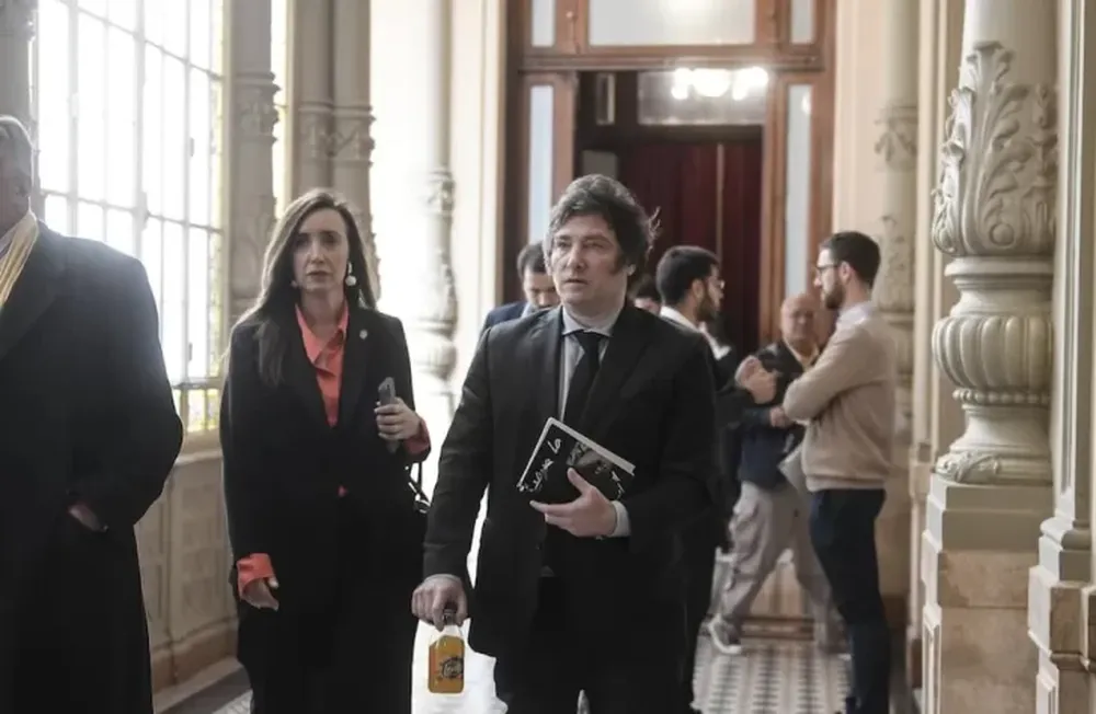 Crece la distancia: Javier Milei y Victoria Villarruel encabezarán diferentes homenajes por Malvinas
