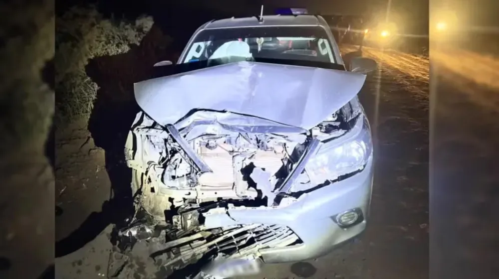 Iban tres en una moto, chocaron con una camioneta y murieron todos: las identidades