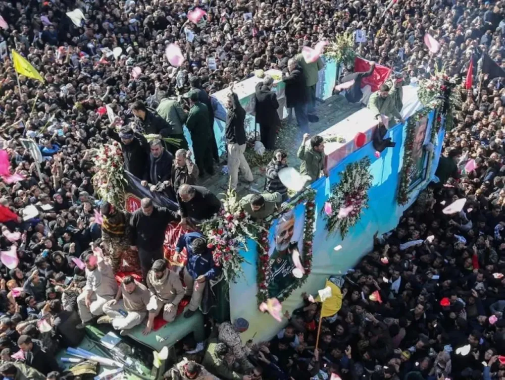 Una estampida en el funeral de Soleimani dejó al menos 35 muertos