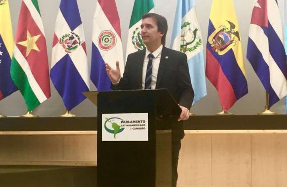 Cáceres asumió en el Parlamento Latinoamericano