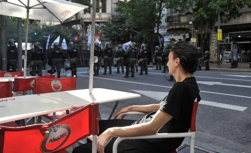 El Gobierno recupera el control de la calle