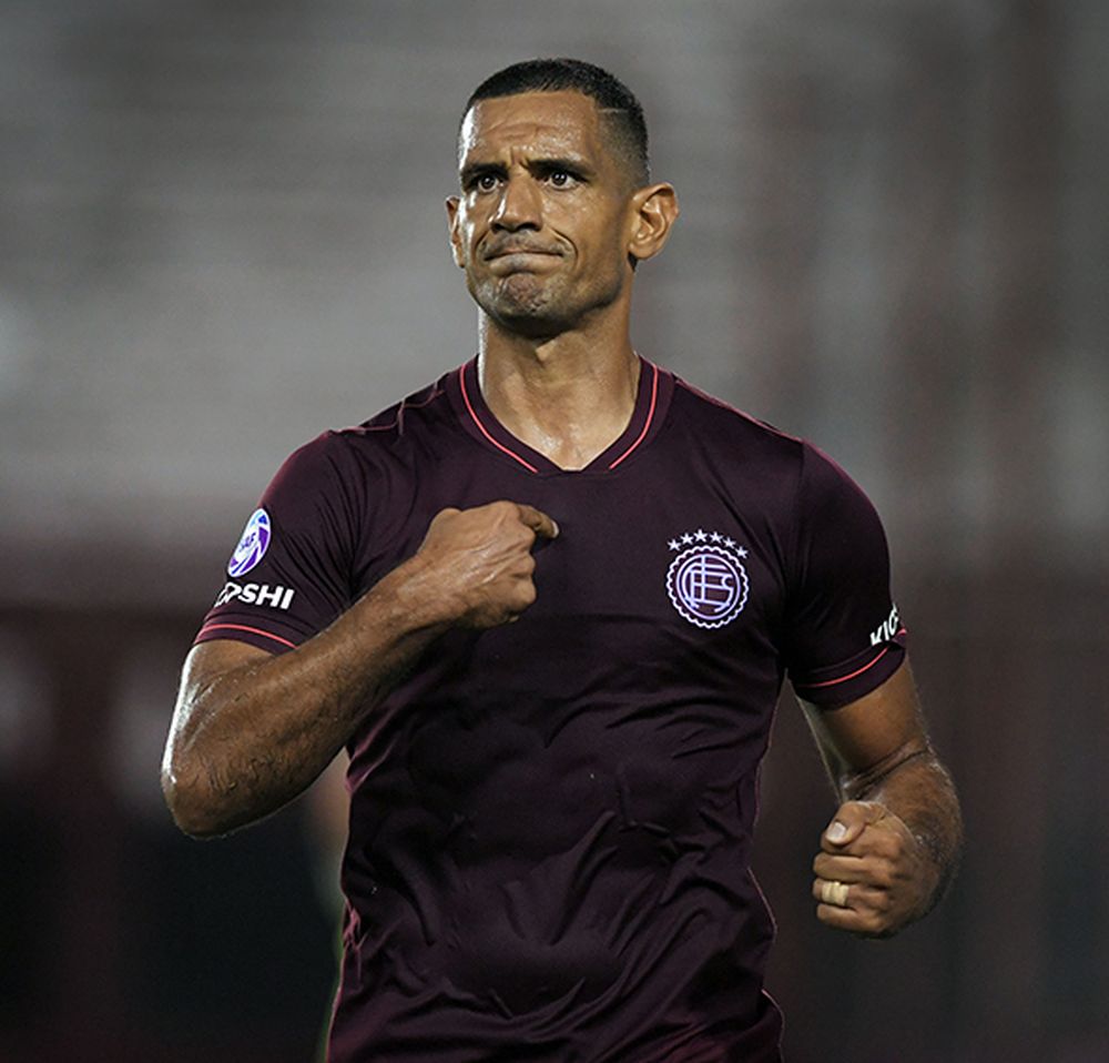 Lanús ganó y se acomodó para dar pelea