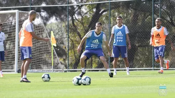 Scaloni sorprendió e incluyó a Dybala entre los titulares