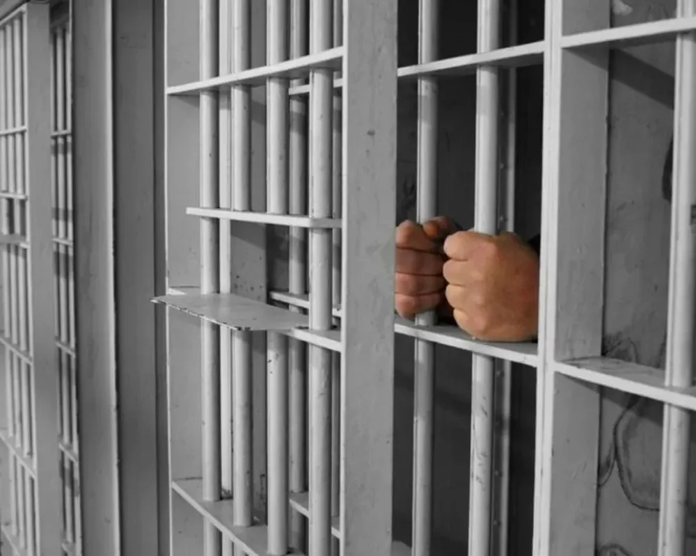 Dos condenados por intentar robar en una fábrica: prisión efectiva y reincidencia