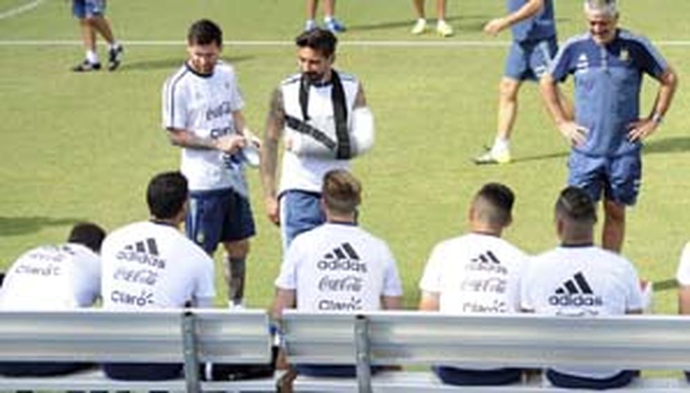 El yeso de Lavezzi y recuperación de Di María, ejes de la práctica