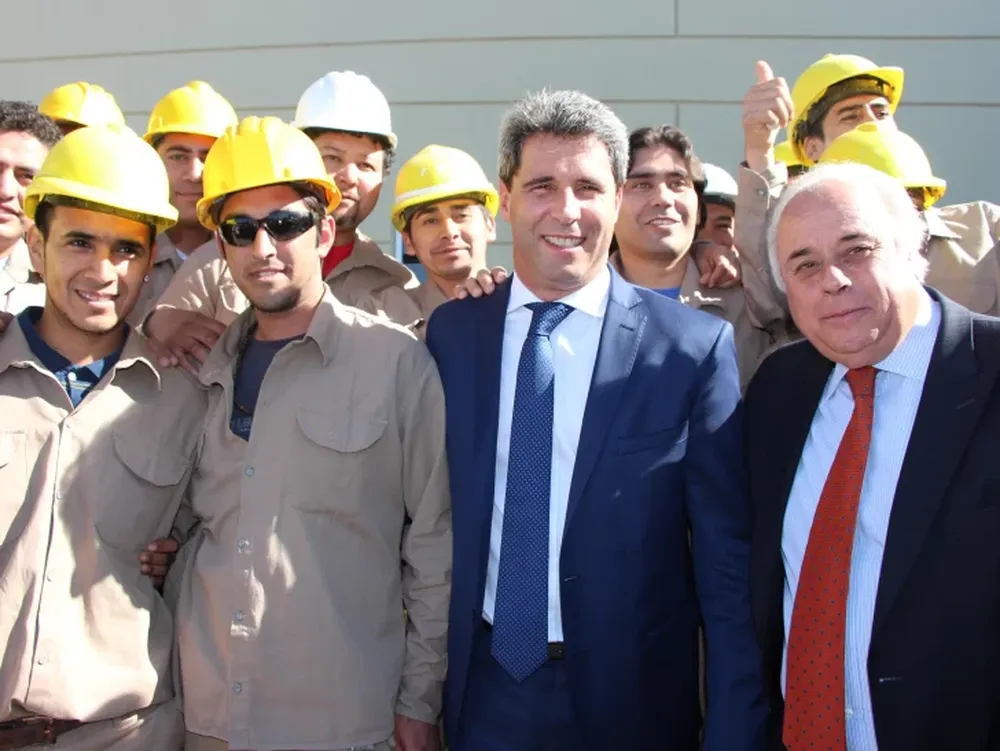A pura selfie, un Uñac exultante inauguró la tercera fase del nuevo Hospital Rawson