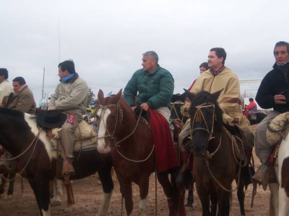 Cabalgata, peña y chocolate por el cumpleaños de un departamento