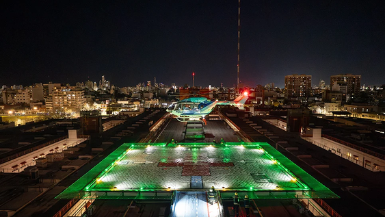 El Garrahan realizó su primer traslado sanitario nocturno en más de una década: su helipuerto ya funciona las 24 horas.