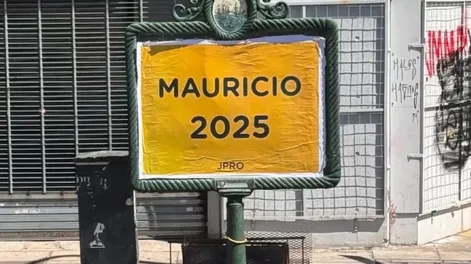PICARON EN PUNTA. Los afiches que la juventud del PRO pegó en la Ciudad.