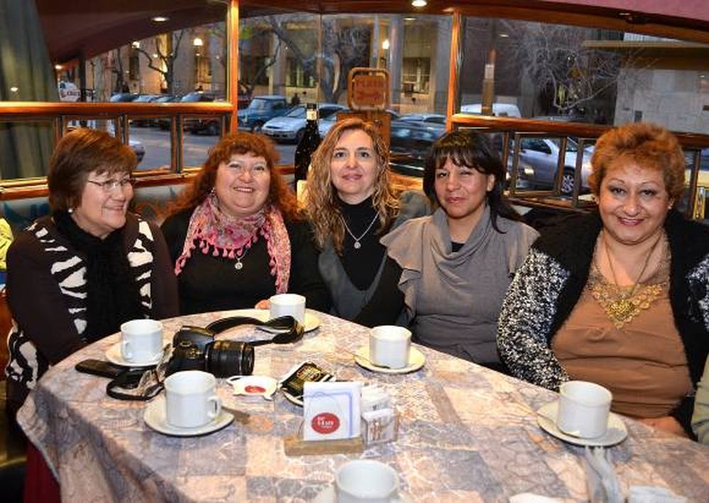 Té por despedida a jubilada