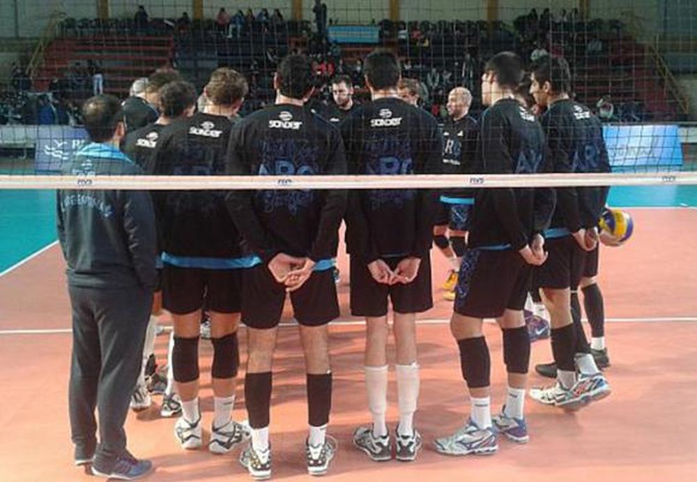 Argentina debuta ante uno de los candidatos