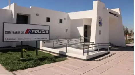 Dos policías le salvaron la vida a un bebé de un año que no respiraba en el Valle Grande