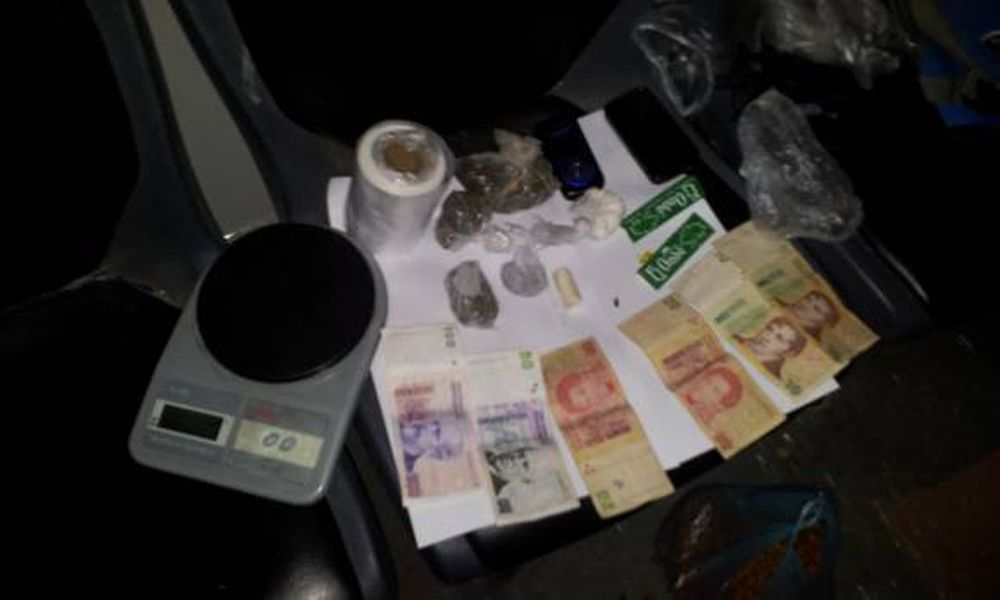 Cae con droga en un colectivo