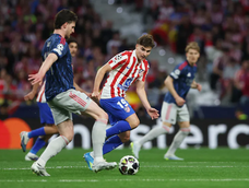 Partido de Champions League entre Atlético de Madrid y Arsenal con protagonismo argentino. Partido de Champions League entre Atlético de Madrid y Arsenal con protagonismo argentino.