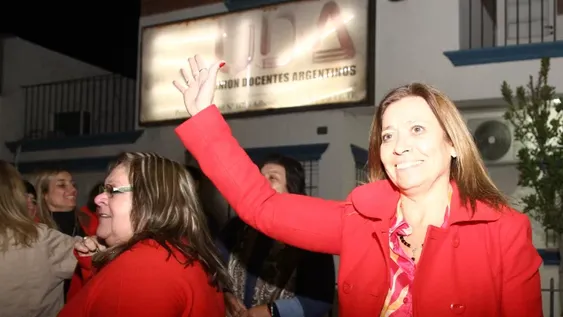 La oposición ganó en UDA y Navarro invitó a los autoconvocados