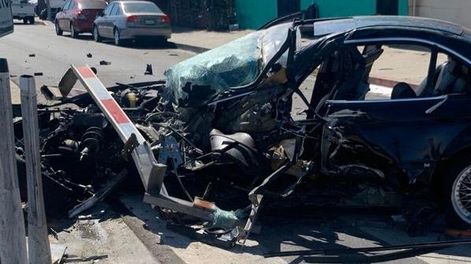 [VIDEO] Un tren arrolló a un auto de un conductor imprudente