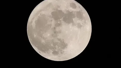 Las 10 mejores fotos de la superluna azul que iluminó el cielo de todo el mundo