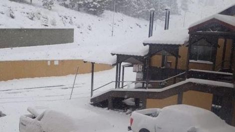 La primera gran nevada de la temporada dejó al centro de esquí Las Leñas cubierto de blanco