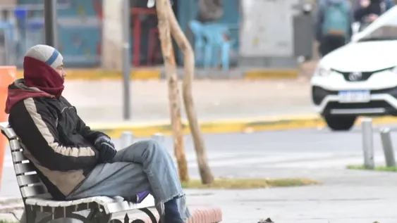 Ola polar: la mínima llegó a los -4,6° en el Gran San Juan y en el interior volvió a rozar los -10°