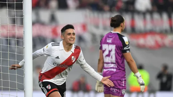 El Tomba fue más con un hombre menos