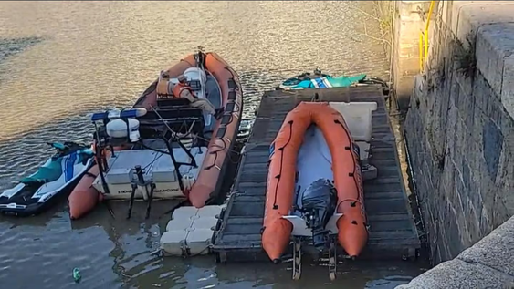 Horroroso hallazgo de un cuerpo flotando en Puerto Madero.