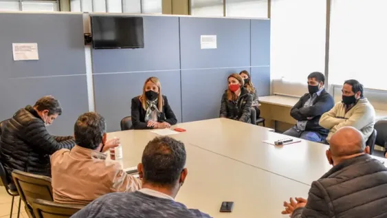 Habilitan a taxis y remises a circular en los días de pago