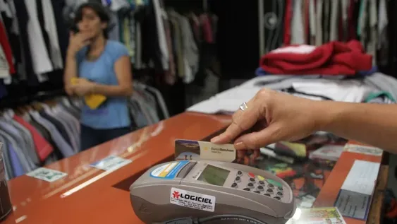 Comerciantes dicen que el posnet anda mal en 15 departamentos