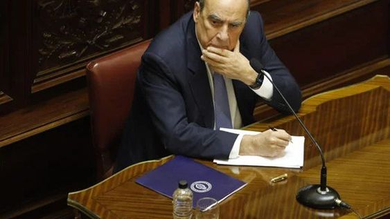 SE PARÓ Y SE FUE. Una senadora K acusó a Guillermo Francos de mentiroso por las medidas que consideró van en contra de Tierra del Fuego.