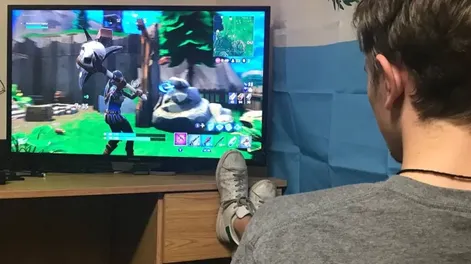 Internaron a un adolescente por su adicción al Fortnite