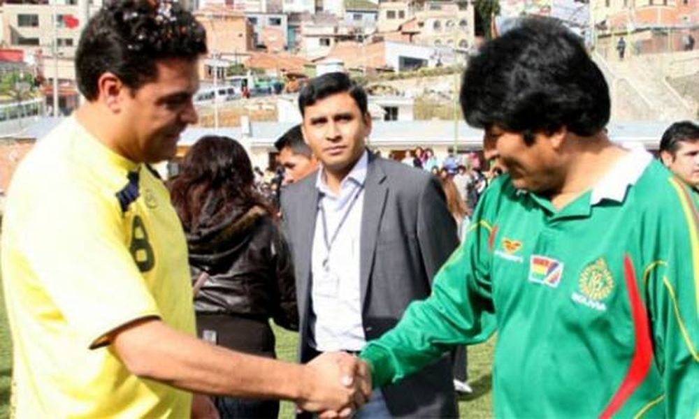 Tarjeta roja para Evo durante un amistoso