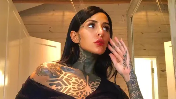 ¡Epa Lelé! Cande Tinelli se puso un catsuit transparente rojo intenso