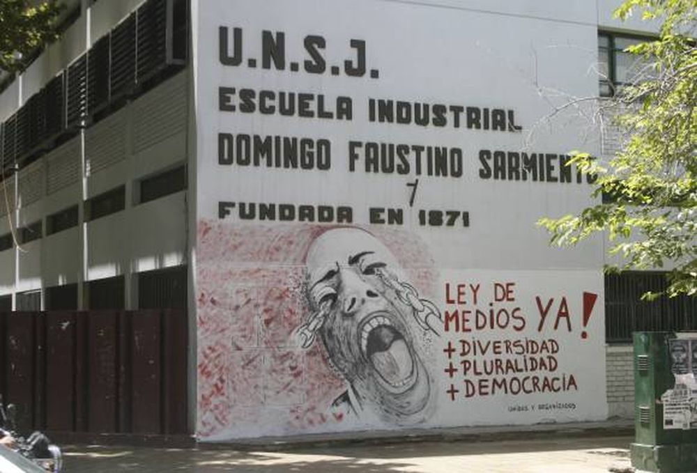 Polémica por un mural en  la fachada de la Industrial