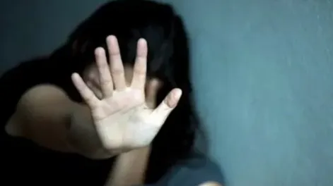 Le dan 2 años de prisión sin encierro por manosear a la nieta de un amigo y hacer lo mismo con otra menor