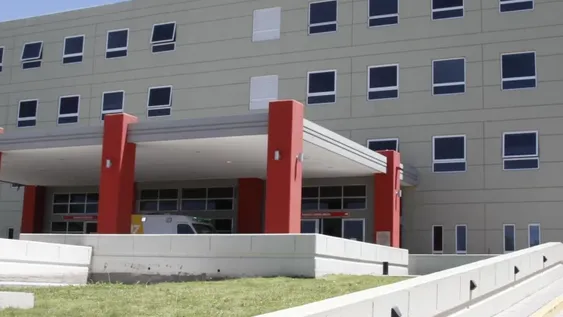 Un hombre de 68 años se cayó del techo y tuvo que ser hospitalizado