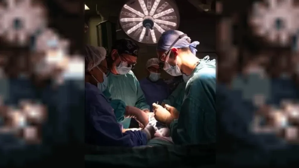 Garrahan: operaron a una beba en el útero de su mamá y el final es conmovedor