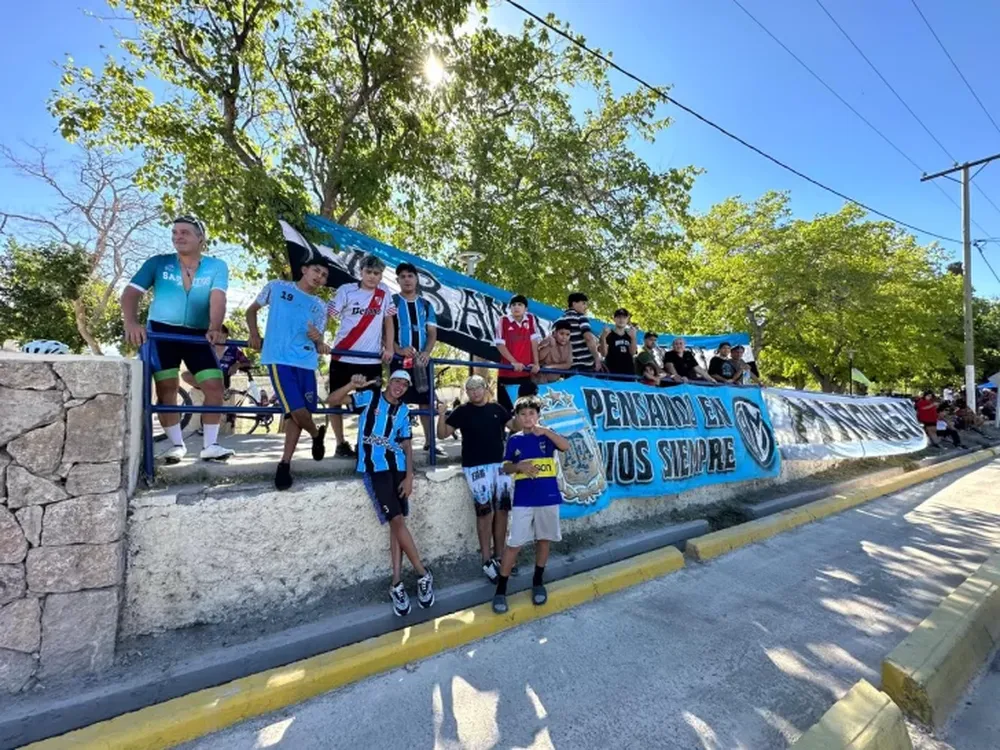 [GALERIA DE FOTOS] Con banderas, gritos y muchos aplausos, así vivieron la quinta etapa los fanáticos sanjuaninos