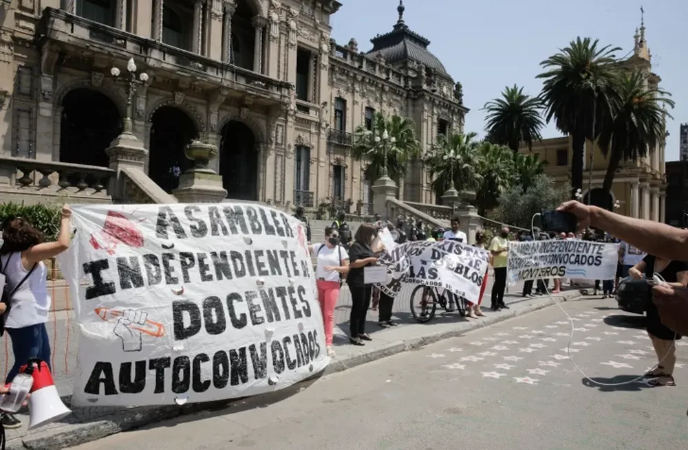 Otros 213 fallecidos y 8.037 contagiados