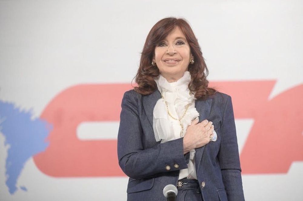 Cristina Fernández en el acto de la CTA : “Hay que controlar el festival de importaciones”