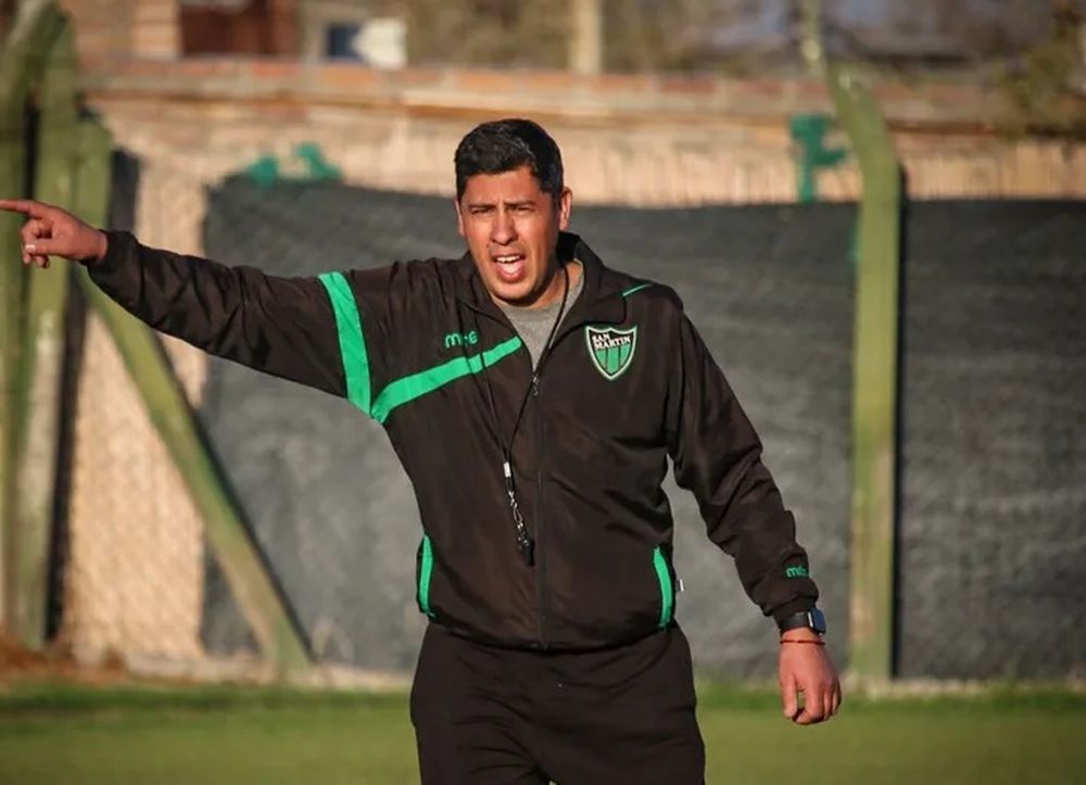 Juan Colarte, DT de Unión que llega de dirigir al equipo femenino de San Martín