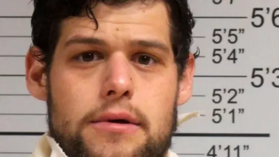 Quiso quemar a su hijo de 4 años para sacarle al diablo del cuerpo