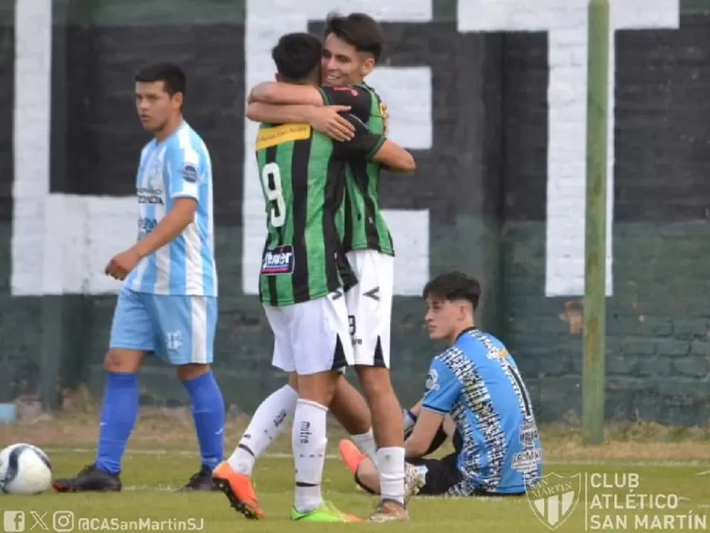 El fútbol local se puso al día con la goleada de San Martín sobre Recabarren
