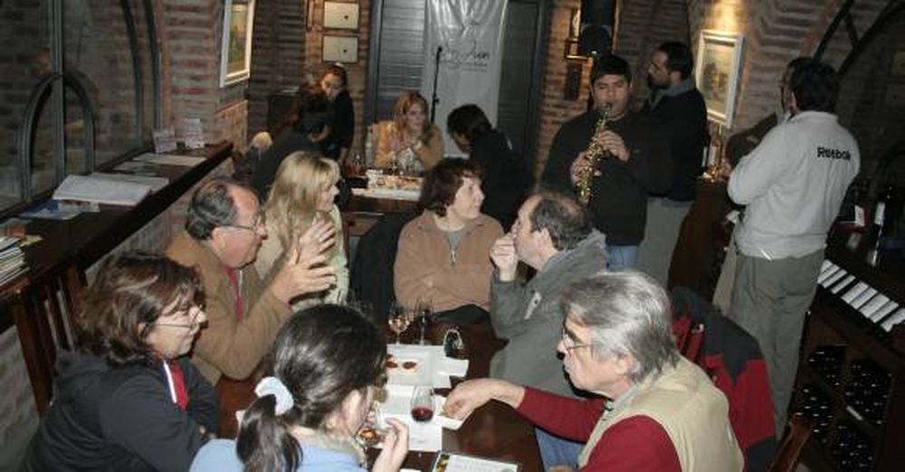 Una recepción real en bodegas, pero sin capa, corona ni cetro