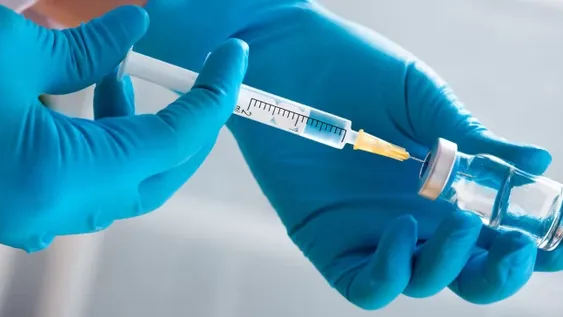 Mielitis transversa: la supuesta enfermedad por la cual se frenó la vacuna de Oxford